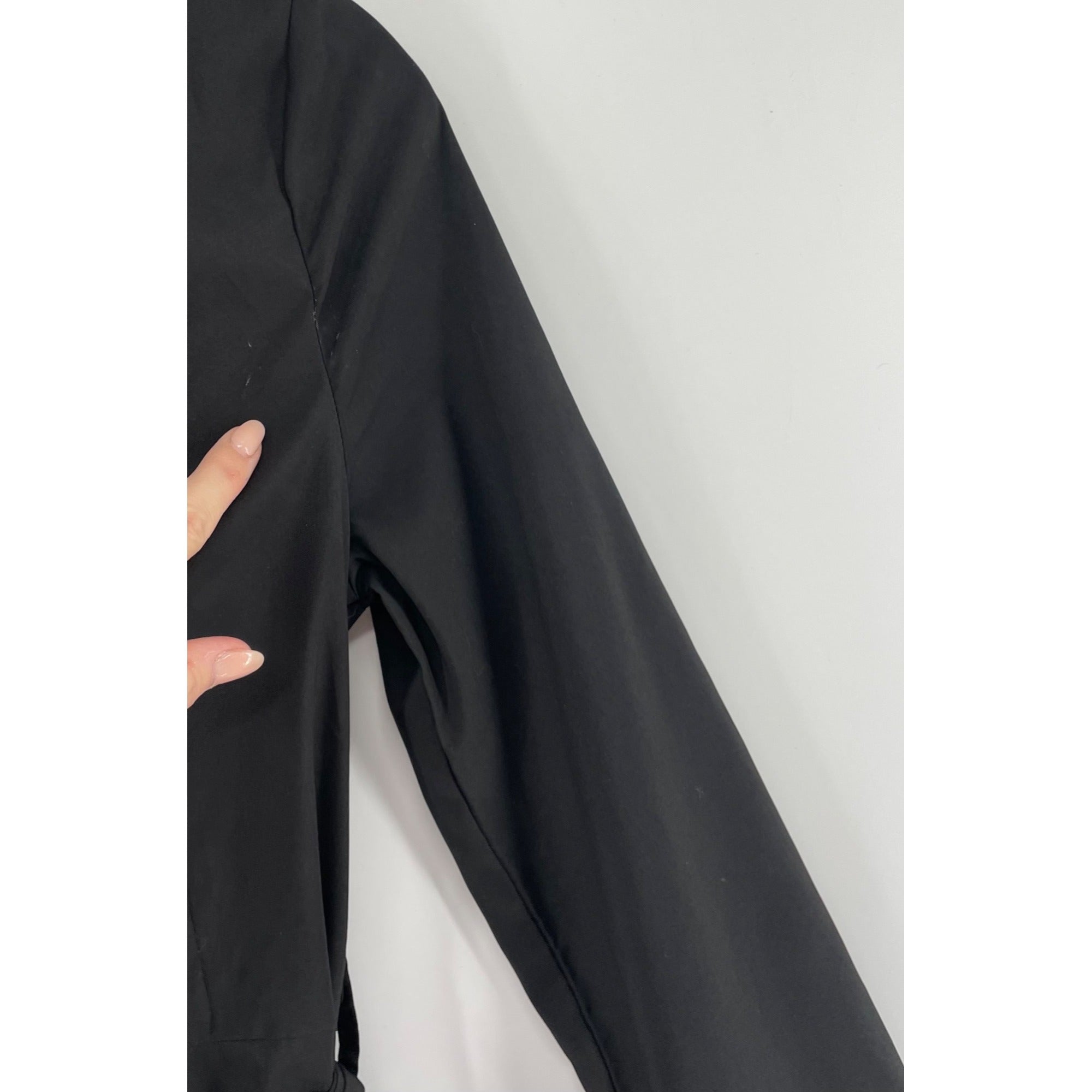 Pretty Little Thing Women's Size 8 Black Long-Sleeved V-Neck Button-Down Dress W/ Sash