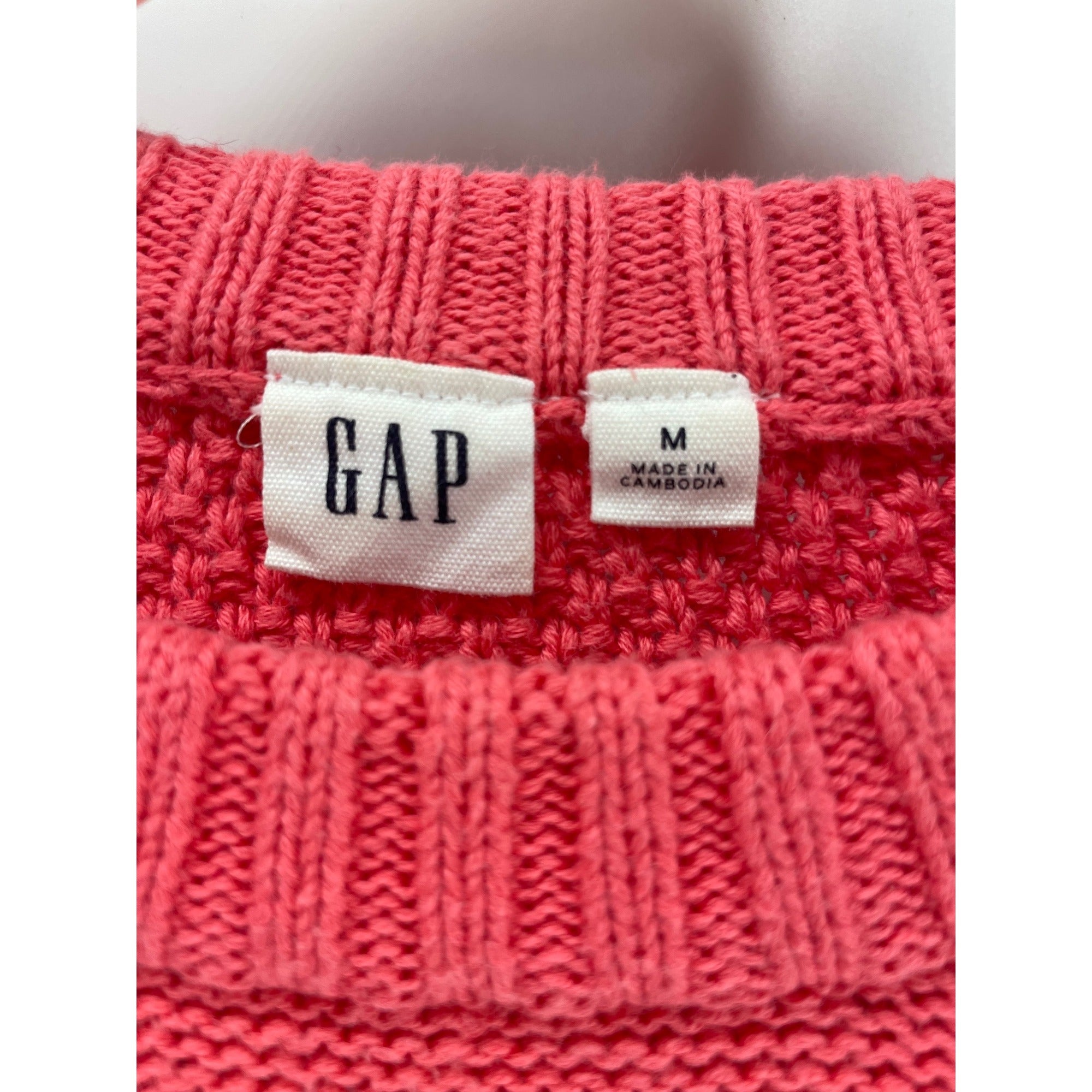 GAP Women’s Medium Hot Pink Crew Neck Sweater