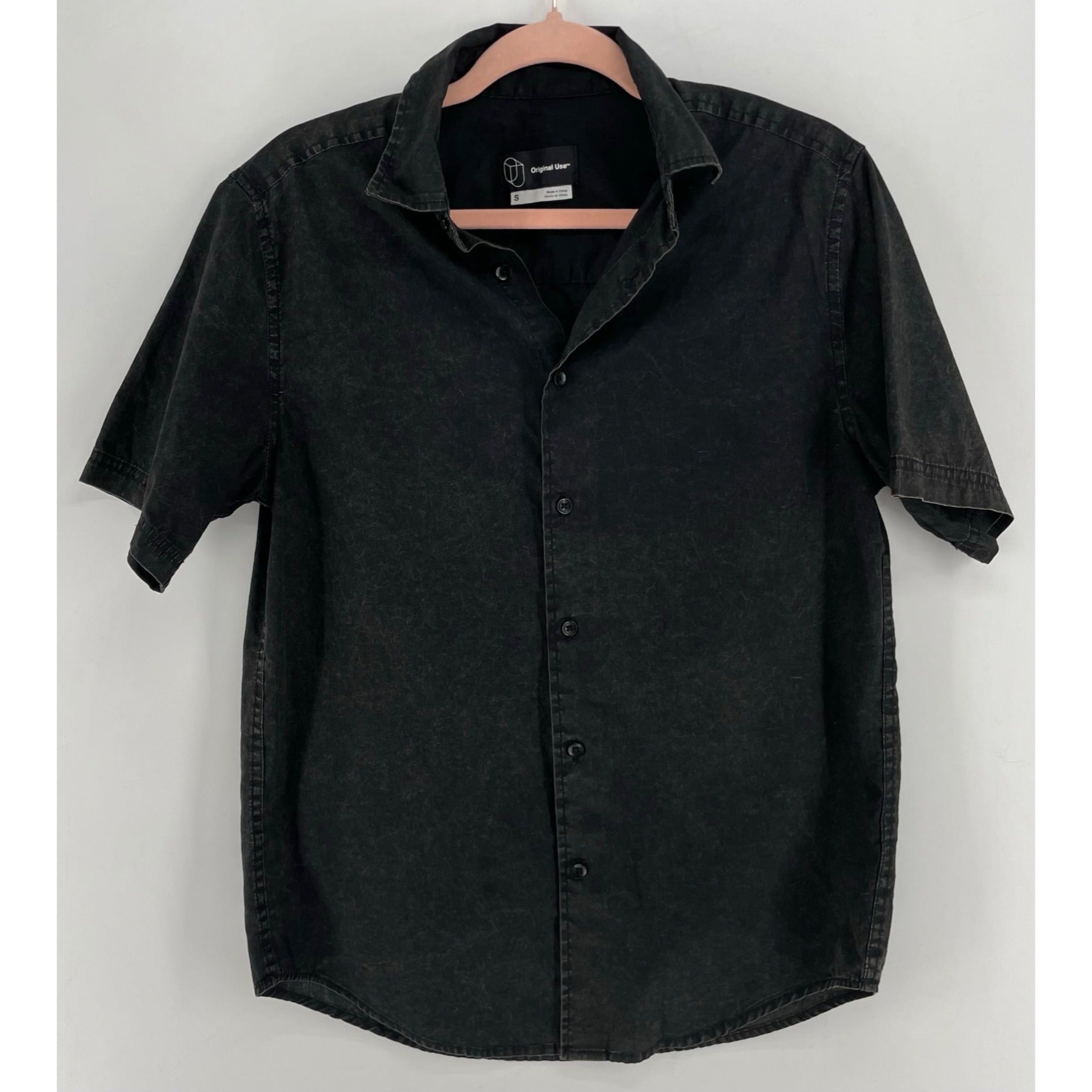 Original Use Men's Size Small Charcoal Dark Grey Short-Sleeved Button-Down Shirt