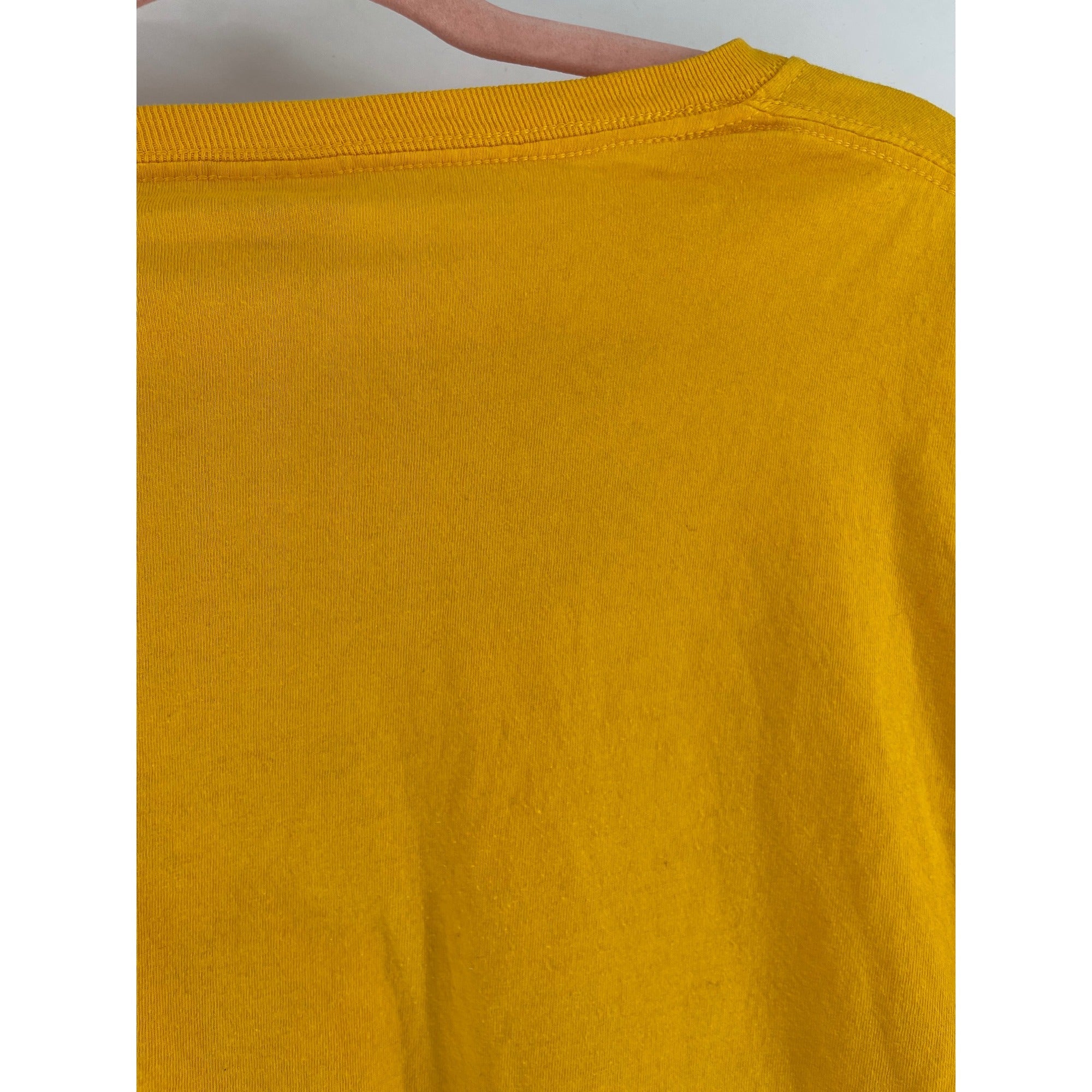 Fruit Of The Loom Men's Size XL Yellow Graphic Crew Neck T-Shirt