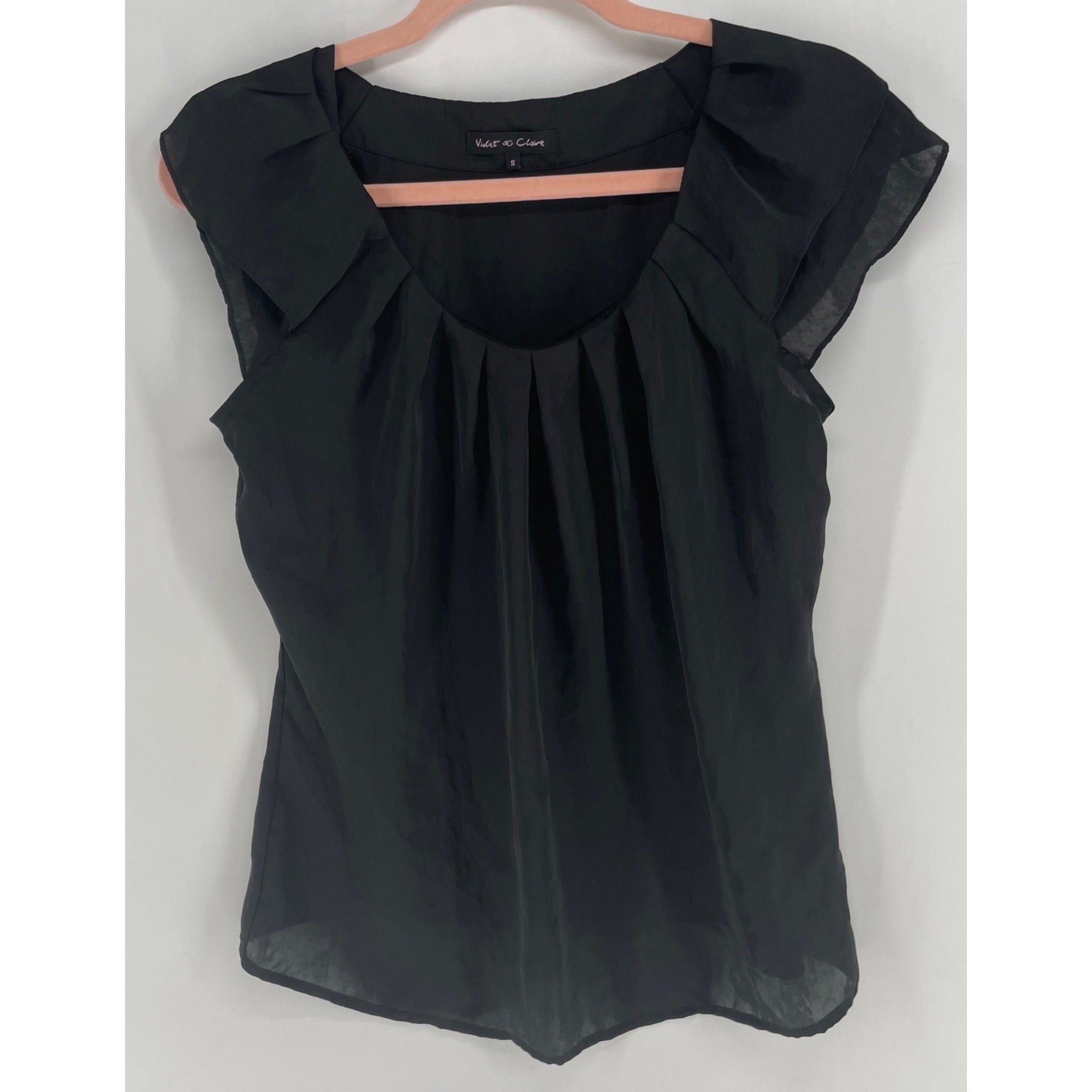 Violet & Claire Women's Size Small Black Ruffle Sleeve Satin Top