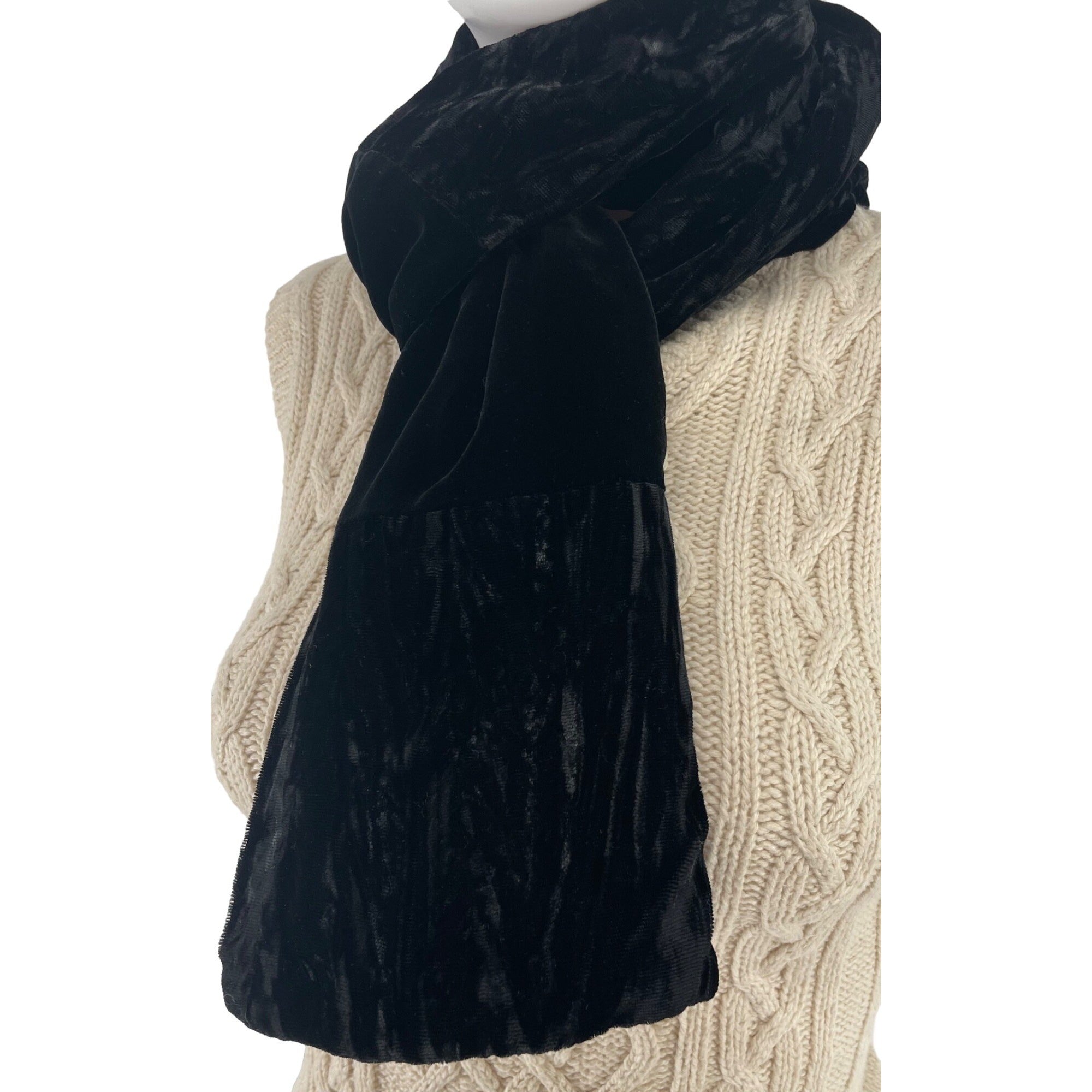 NWOT Mina Mann Women's Black Two-Tone Velvet Designer Scarf