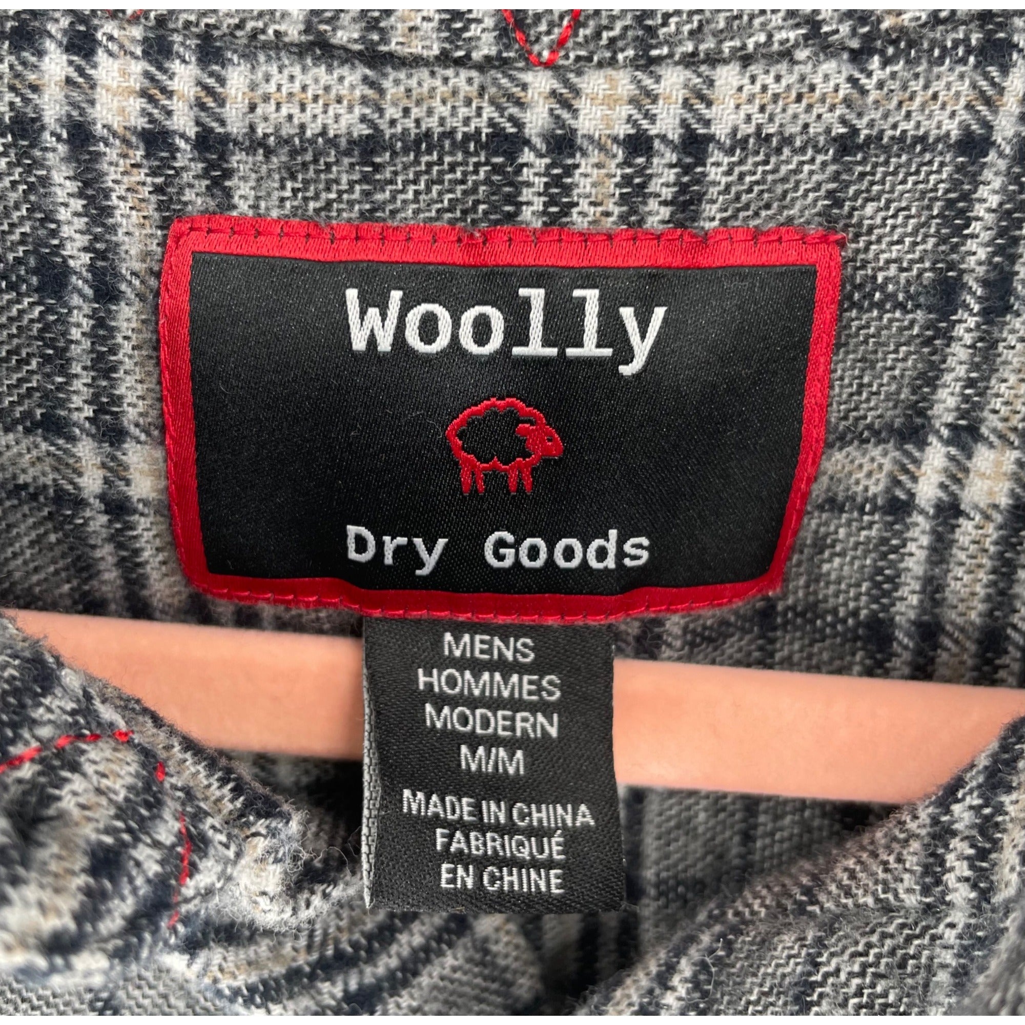 Woolly Dry Goods Men's Size Medium Navy/Grey Button-Down Flannel Shirt