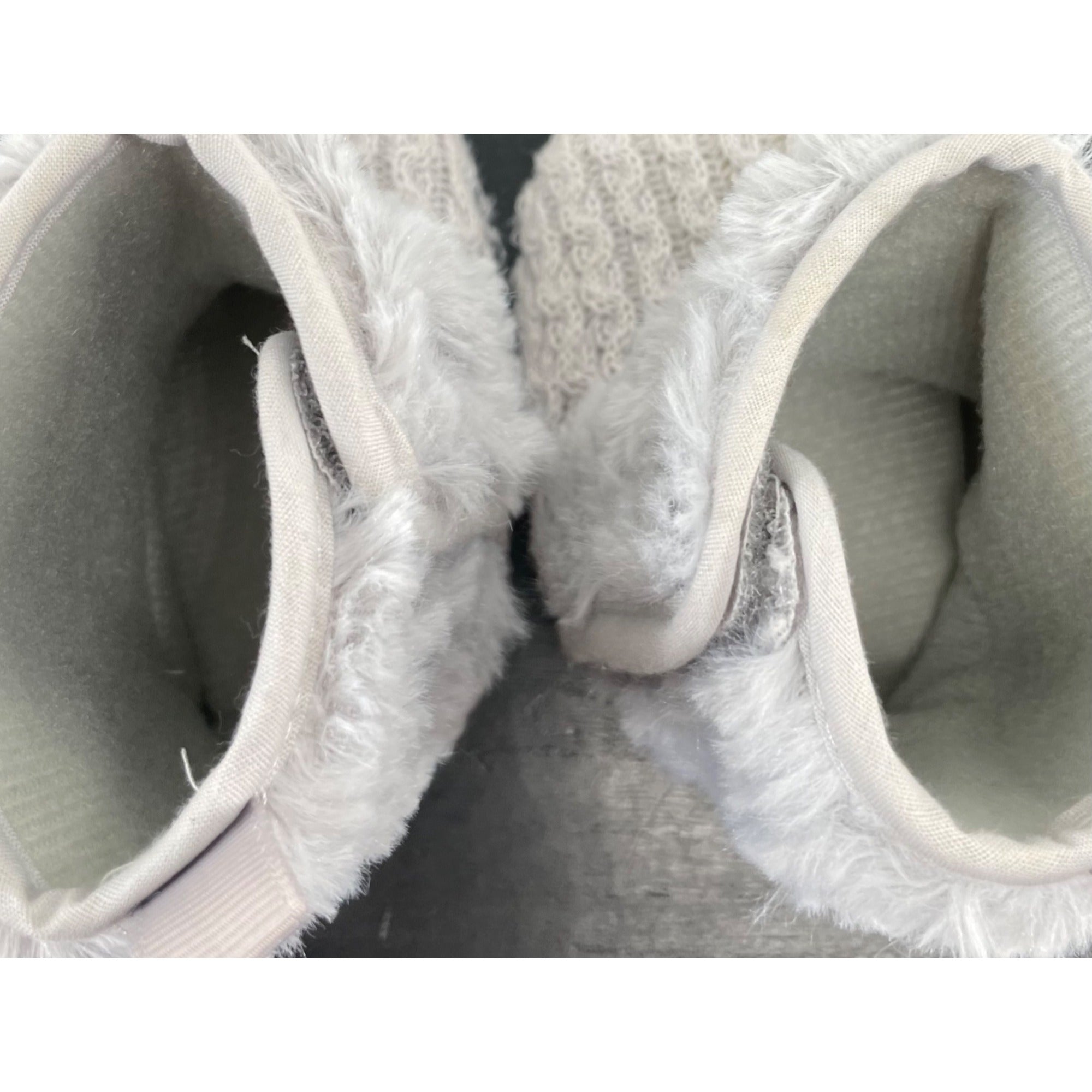 Stepping Stones Baby Girl's Size 3-6 Months Grey Faux Fur Trim Sweater Booties