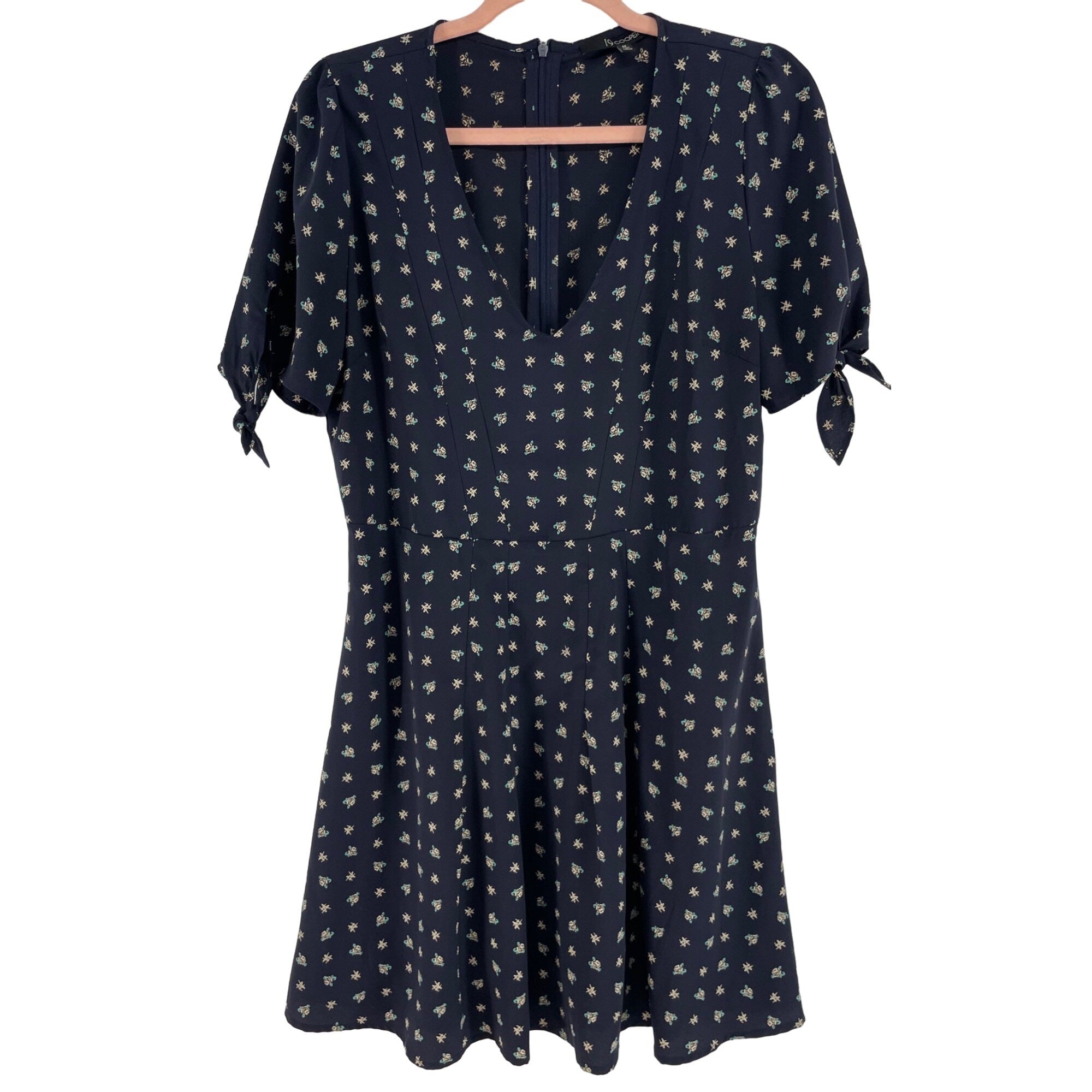 19 Cooper Women's Size Medium Navy Blue Floral Dress